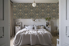 Oscar Antique Medallion Dark Grey