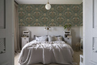 Oscar Antique Medallion Green
